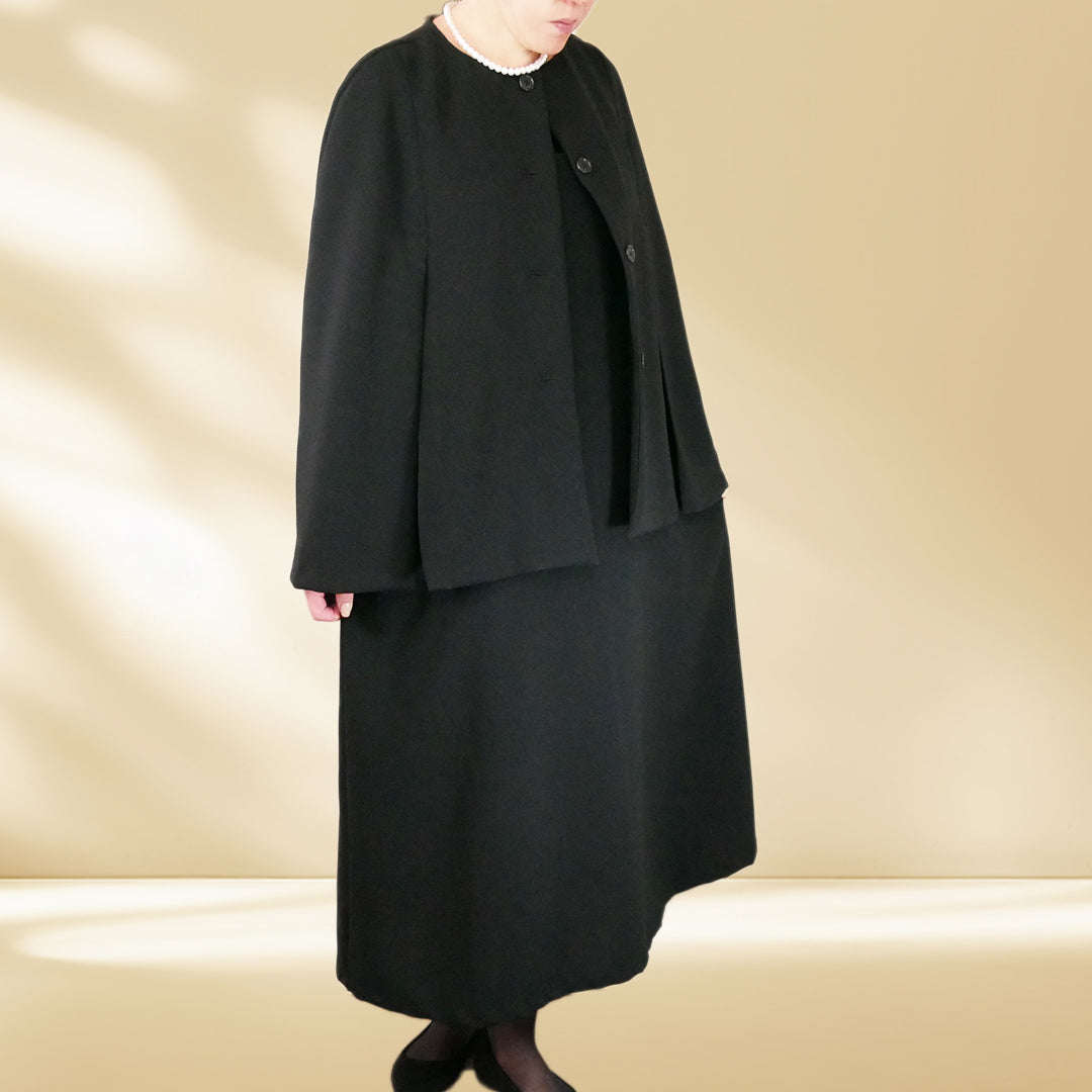 No.RM-111-K 喪服・礼服 車椅子ご利用の方にお勧め ポンチョ(ケープ)とジャンパースカート他5点セット(MuuMuuAloha限定品)4日間レンタル料金5,500円