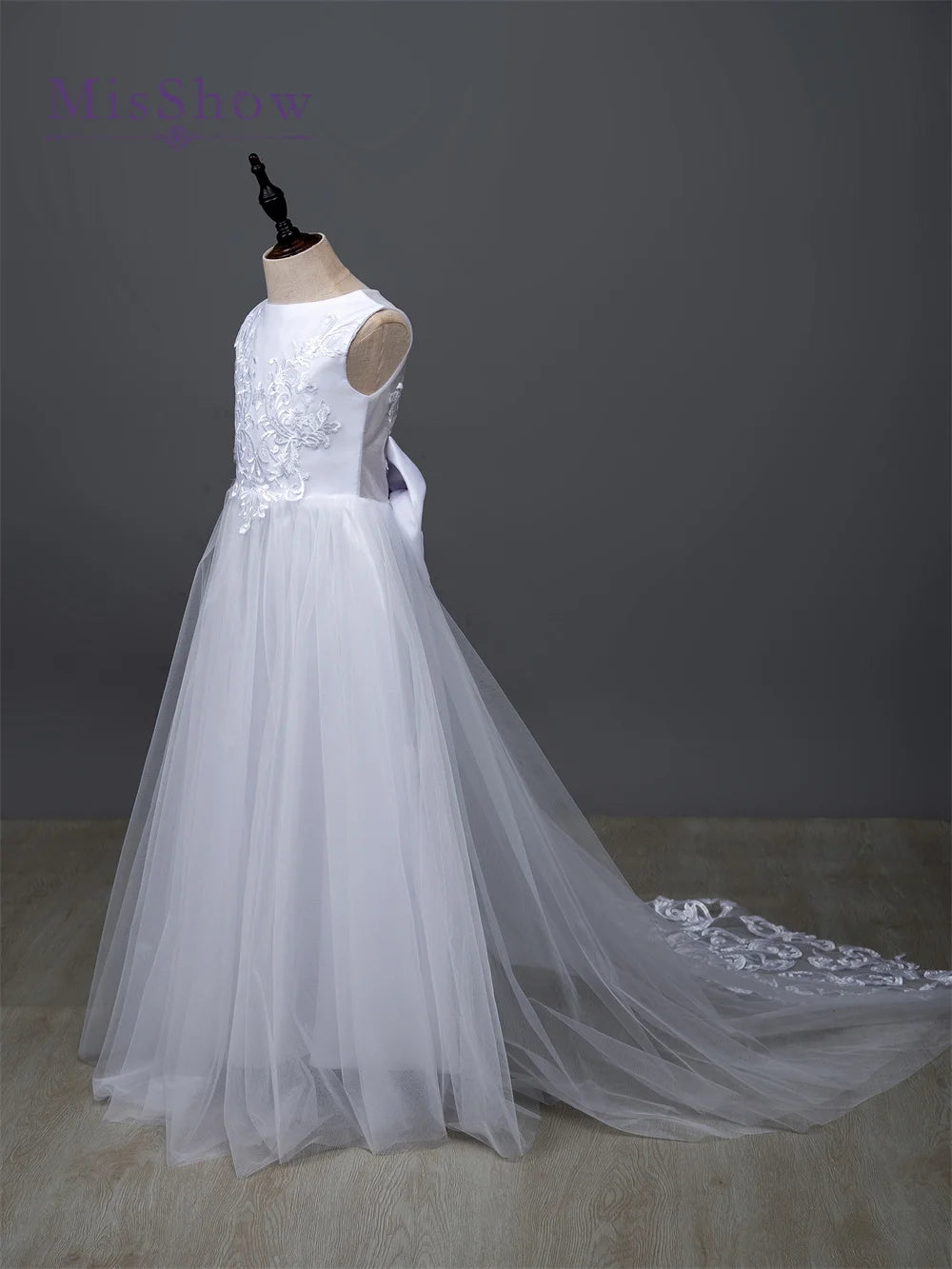 商品No.K00325(購入商品)「フラワーガールドレス - 結婚式にぴったり!リボン付きレースチュールのプリンセスボールガウン」